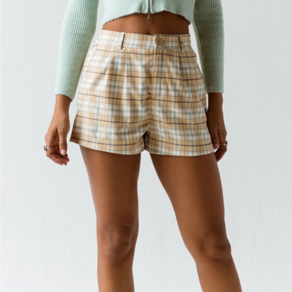 Tan Checkered Pleated Shorts